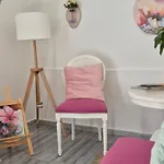 Kalamia's Sunny Apartamento