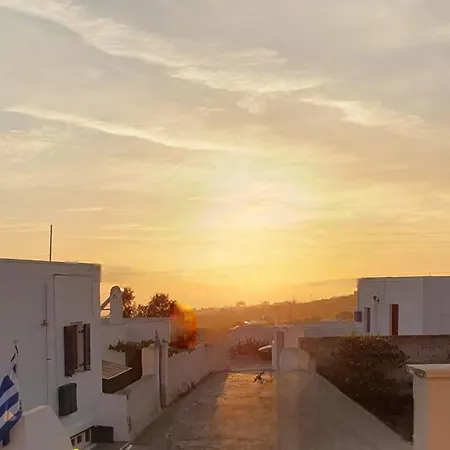 Kalamia's Sunny Apartment *