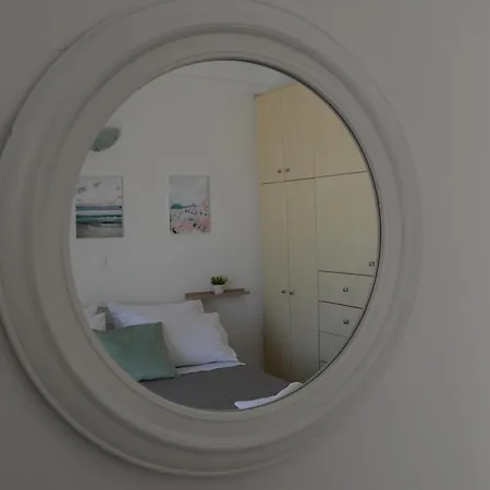 Kalamia's Sunny Apartamento